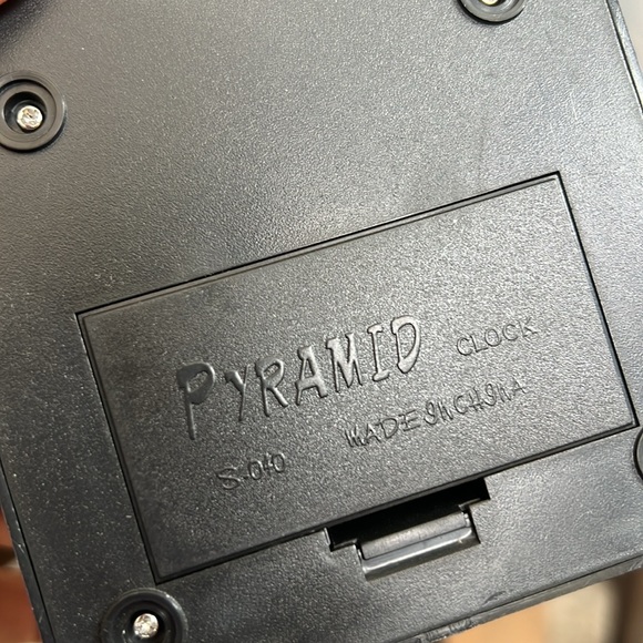 Time Pyramid Clock NIB - Picture 5 of 7
